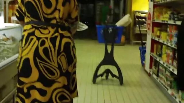 جوجه fucks بهترین سایت سکس حیوانی در انتخاب یکی در یک موقعیت ناراحت کننده